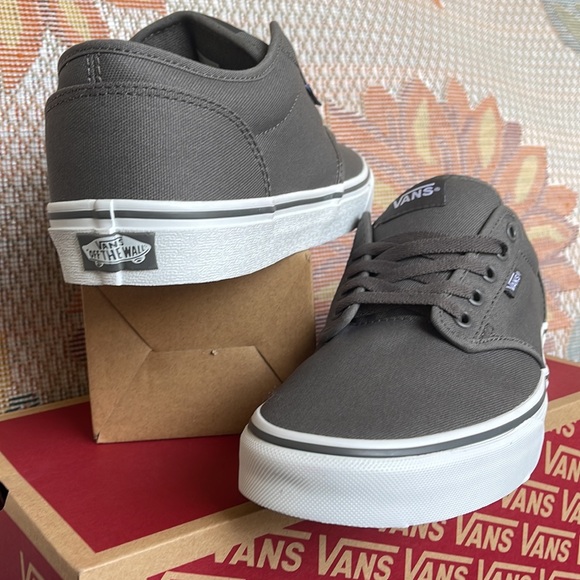 Vans Atwood Men’s 
(Canvas) Pewter/White
VN000TUY4WV
New - Picture 10 of 16